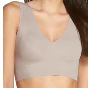 NWOT True & Co true body V- neck bralette size M